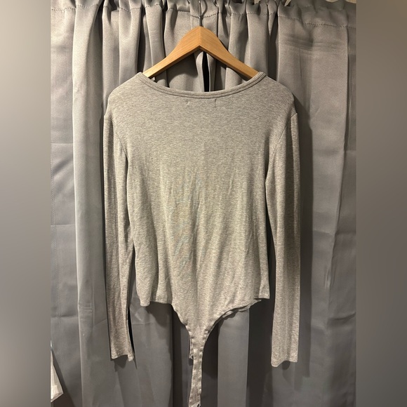 Elodie Women's Gray Stretch Long-Sleeve Ribbed Henley Bodysuit Size XLarge NWT - Picture 2 of 4